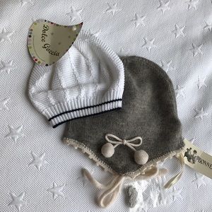 2 baby hats